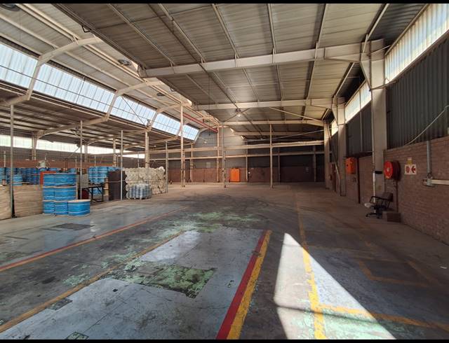 1,000M² WAREHOUSE TO LET IN HERIOTDALE